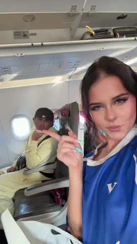 A post by @chiaraspureluv on TikTok caption: i didn’t mean to point at him while saying useless help 😭💀