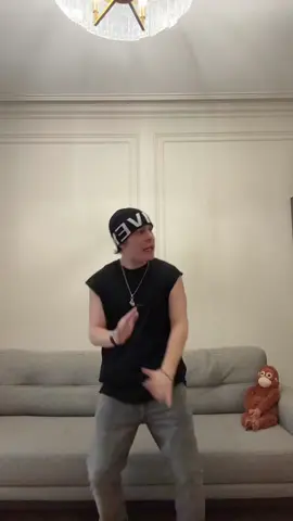 A post by @toxis_slimey on TikTok caption: hugh #рэп 