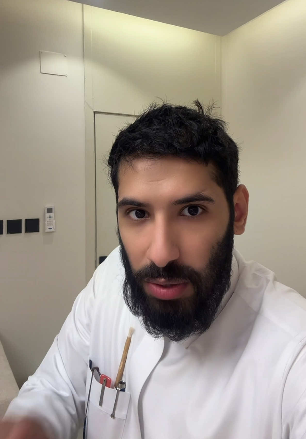 A post by @ii94a on TikTok caption: 😋😋 @تمر محشي مكه ❤️ #طارق_العمري 