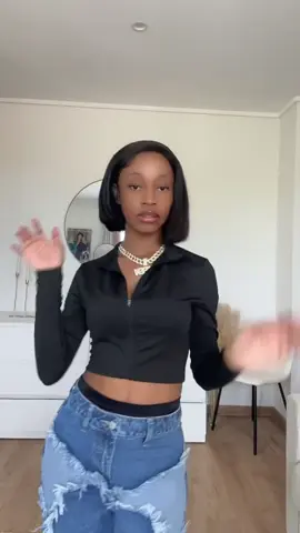 A post by @kim.makosso_officiel on TikTok caption: 😅🇸🇳 #pourtoi 