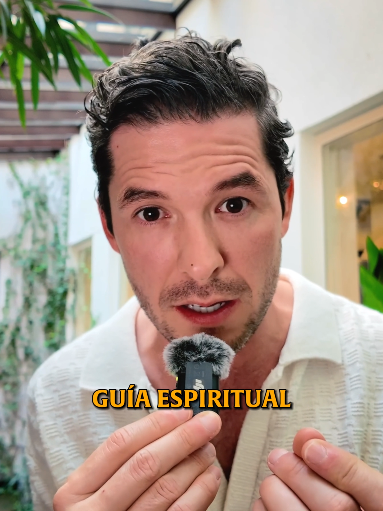 A post by @jorgelozanoh on TikTok caption: Los fines de semana me gusta compartirte un mensaje de fe y agradecimiento para mi más grande patrocinador 🙏🏻