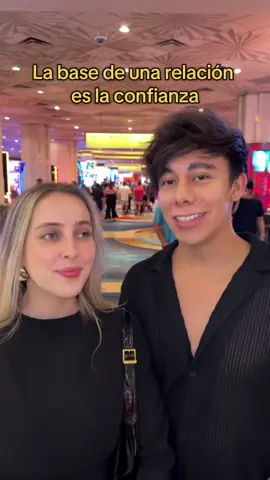 A post by @sonrixs_ on TikTok caption: Conozco varios 😂 #Sonrixs 