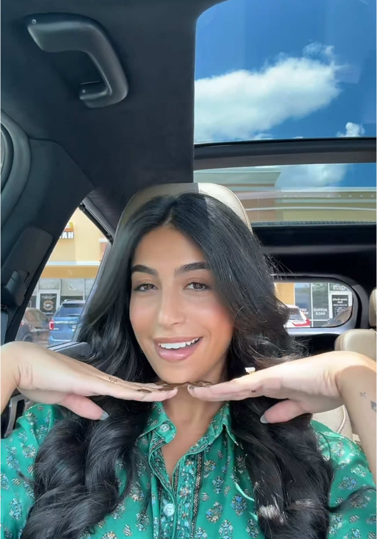 A post by @a_lost_arab_girl on TikTok caption: شو رأيكم بإللي صار🫠🫠