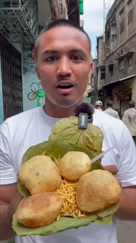A post by @lifeofcian on TikTok caption: indian street food🇮🇳 #fyp #foodie #review #fypシ #foodtiktok #streetfood #mukbang #india #foodasmr #indianfood 