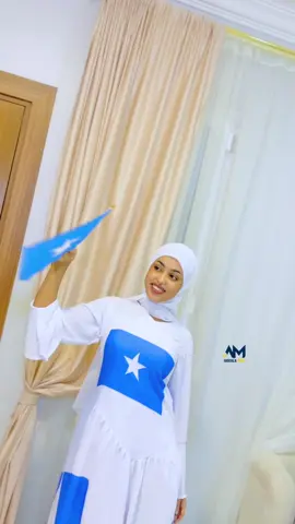 A post by @prttey_fatuush_diomond on TikTok caption: Waaa labo malin oo farxad ii ah 😭🇸🇴@fayusadesing🧵👗🪡 🇸🇴🇸🇴🇸🇴#prtteyfatuushdiomond #muqdishotiktok🇸🇴🇸🇴❤ 