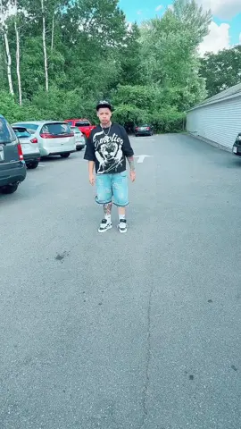 A post by @bradydsc10 on TikTok caption: 😍