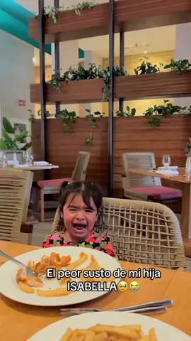 A post by @carlosferiag on TikTok caption: A Isabella no le gustan los dragones haha🤣