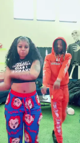 A post by @yungfrann on TikTok caption: Who coming to see us on tour #fyp @famous4bj3 