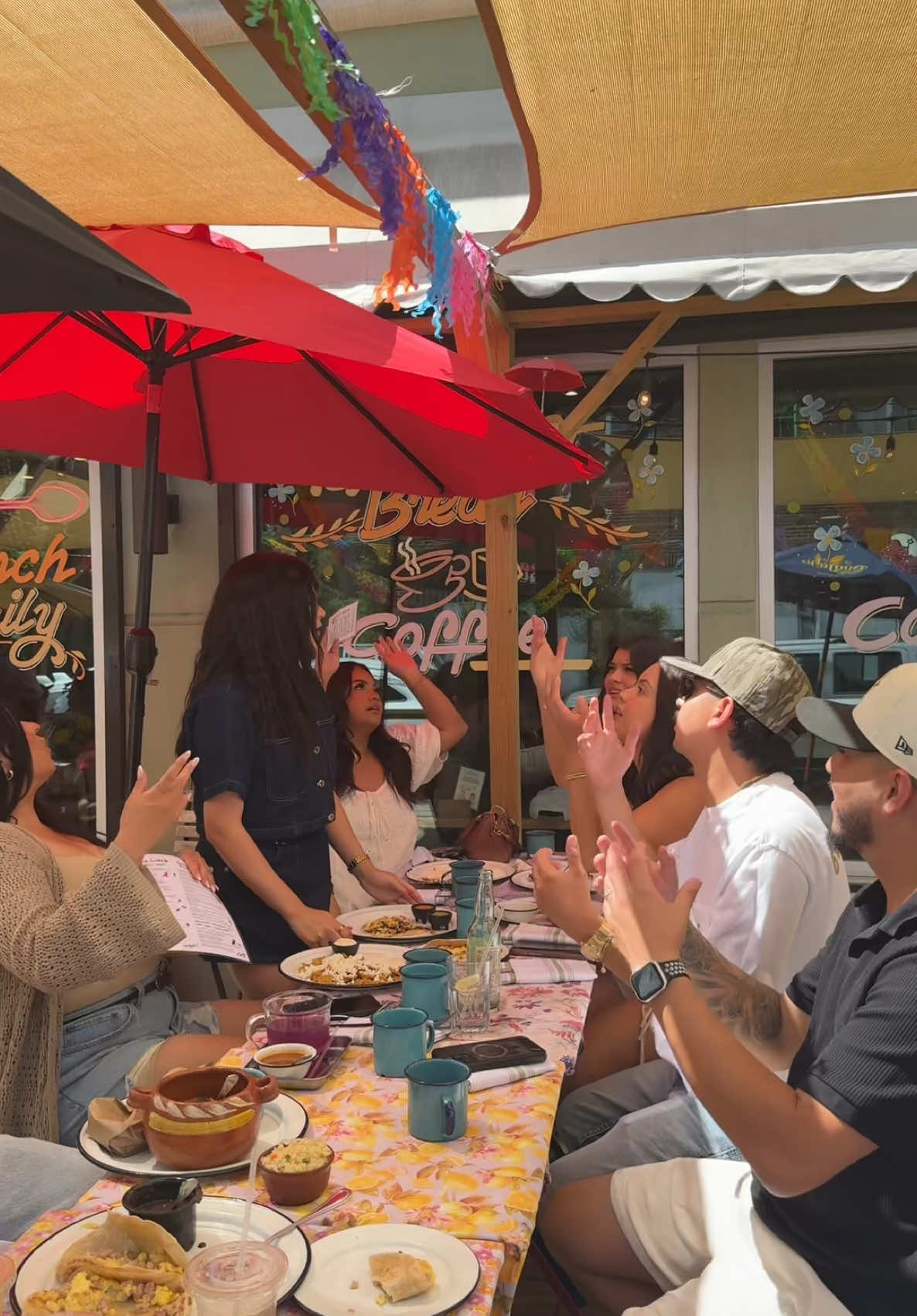 A post by @itzelcastanova on TikTok caption: Ay bibi 👀  #friends #bibi #funny  #fy #twinmom #family  @Valeria Rangel @Osiel @Mikey @Vanessa @EvelynJuarezofficial 