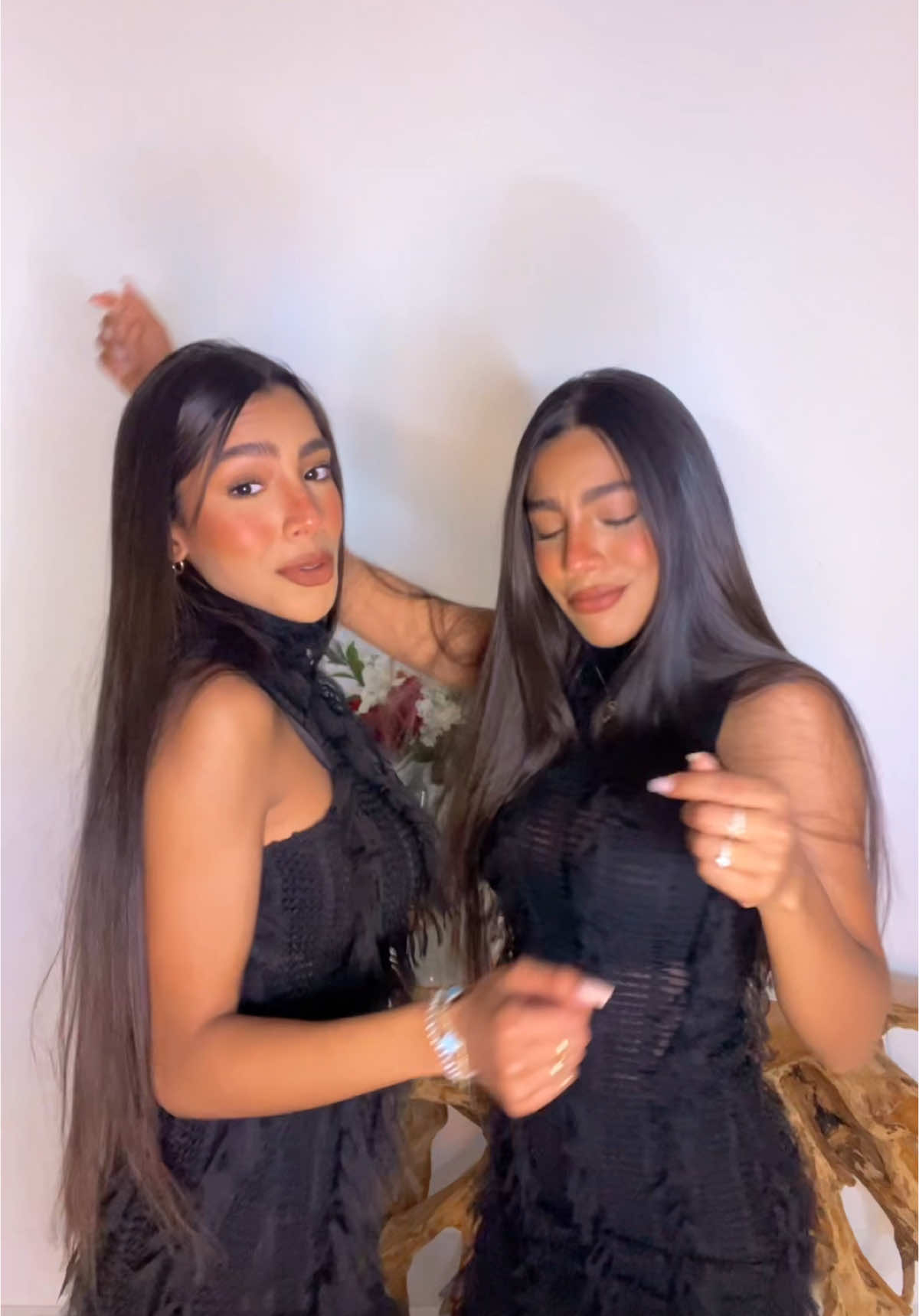 A post by @pedraza_twins17 on TikTok caption: 🖤✨#foryou #parati #fyp ig-pedraza_twin 