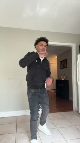 A post by @curvejso on TikTok caption: Victory royal.