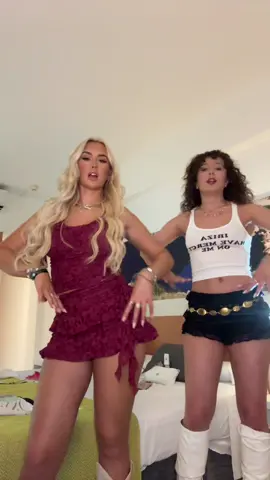 A post by @hannahslaney__ on TikTok caption: @amyloulouise_ 