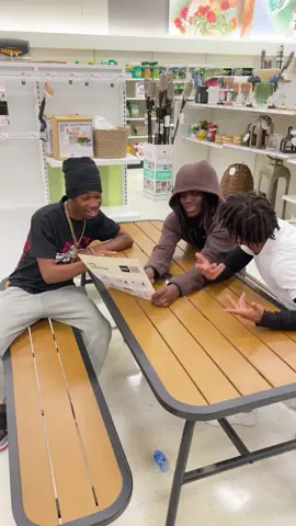 A post by @mrflawdaaa on TikTok caption: we gotta chill😂🔥 #fyp #floridadance #target #trending #viral
