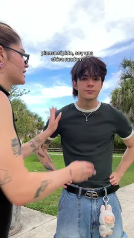 A post by @moncluscarol on TikTok caption: Creo que estoy entrenándolo bien verdad? @Carlos Alberto Fuentes 💅🌝