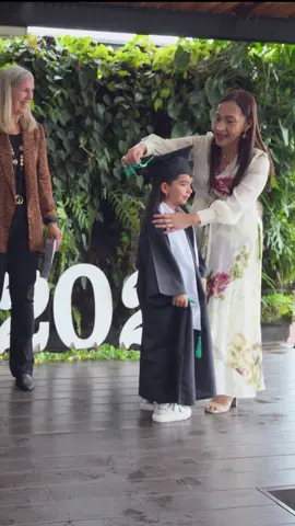 A post by @carlosferiag on TikTok caption: La graduación de Salomé🥹❤️@Salome Feria V 