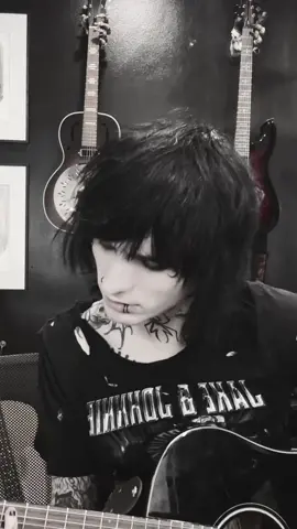 A post by @johnnieguilbertreal on TikTok caption: Lips of an angel 