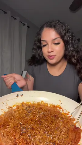 A post by @leiahwithdacamry on TikTok caption: who needs lip plumper when you have these noodles 😭 quick dinner vid for yall tn i’ll have some more desserts posted tomorrow 🤭 #foodtiktok #buldak #noodles #ramen #mukbang #eating #dinner 