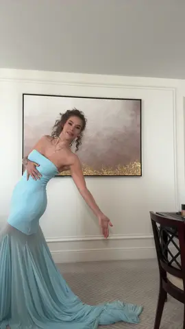 A post by @oceaneamsler on TikTok caption: Une robe Elsa  🩵