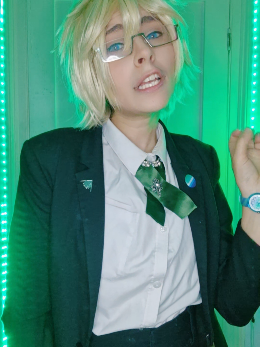 A post by @alittlebitalexia on TikTok caption: BYAKUYA FOREVER MY GOAT 💪💪💪 #byakuyatogami #byakuyatogamicosplay #danganronpa #drthh 