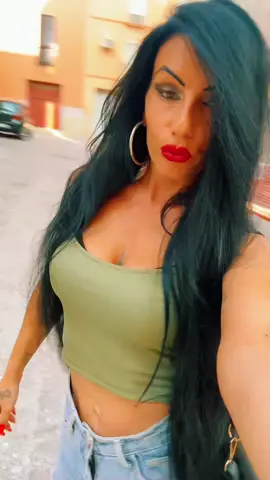 A post by @_dina_cardone_ on TikTok caption: Io te appènd e te lascio asciugar😘🖐️