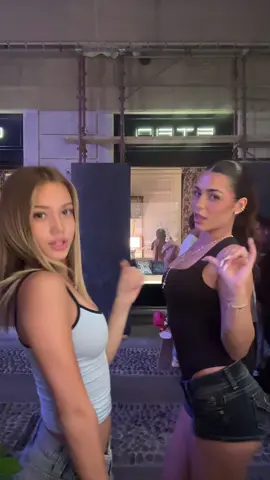 A post by @angydibyy on TikTok caption: la mia mora preferita @piera meloni 💅🏻  manchi solo tu @Matilde ;(