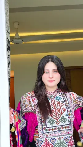A post by @kubrakhan665 on TikTok caption: 😂#kubrakhan665 @Mahtaab.collection 