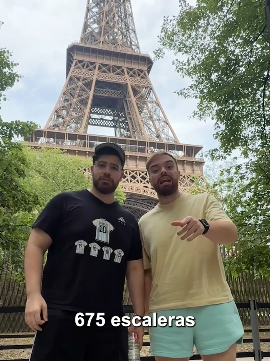A post by @ibaillanos on TikTok caption: Subiendo la Torre Eiffel. 700 escaleras. 