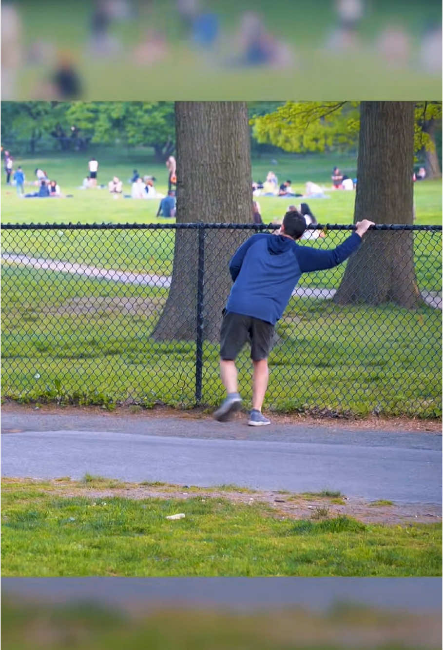 A post by @scare.rank.usaaa on TikTok caption: 😂🤣💨#funnyprank #scareprank #scareprank #scaring #scarecam #funny #scare #pregnant #videofunny #pranks #usa #tiktok #tiktoklover #tiktoklove #fyp #foryou #foryoupage #prank 