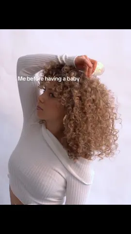 A post by @becurlybylaura on TikTok caption: 🫶🏻🫶🏻🫶🏻