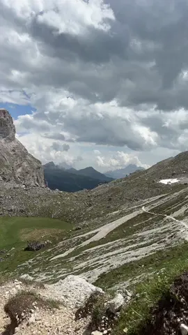A post by @delia on TikTok caption: #trailrunning #ziua4 👉👈🫠