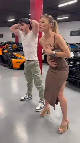 A post by @sergioeleven on TikTok caption: Con cual nos quedamos? 😳