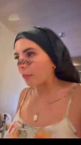A post by @sonocamillina on TikTok caption: Vlog completo ora su YouTube (link in bio) 🙃🙃