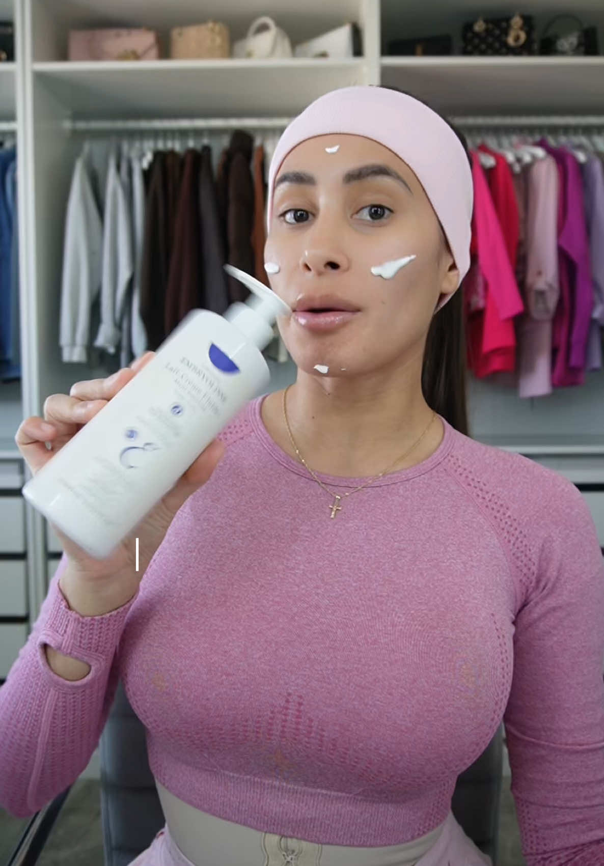 A post by @itatilopez_ on TikTok caption: Grwm Para Misa🤍