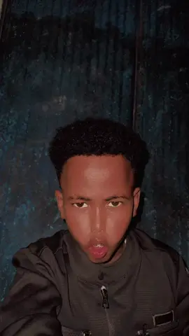 A post by @xasanaxmed922 on TikTok caption: Duni waa hadaf dumarna waa adoo qura Qlpi ❤️🫶🏼@Goat Geeseey 🐐🇸🇴 @Bilaal bulshaawi 🦁 @Malabo🌸✨👸🏼 @Mr Cantuuge 
