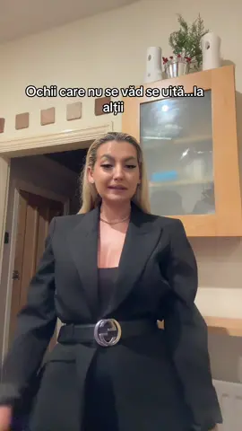 A post by @r00xanna on TikTok caption: Ce gumă obraznică 🤓