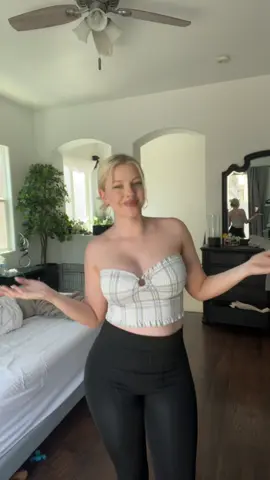 A post by @lillybloomes on TikTok caption: #fypシ゚viral 