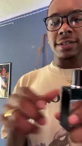 A post by @iiiamlee__ on TikTok caption: #fyp #viral #perfumetiktok #tiktokmademebuyit #creatorsearchinsights #colonge 