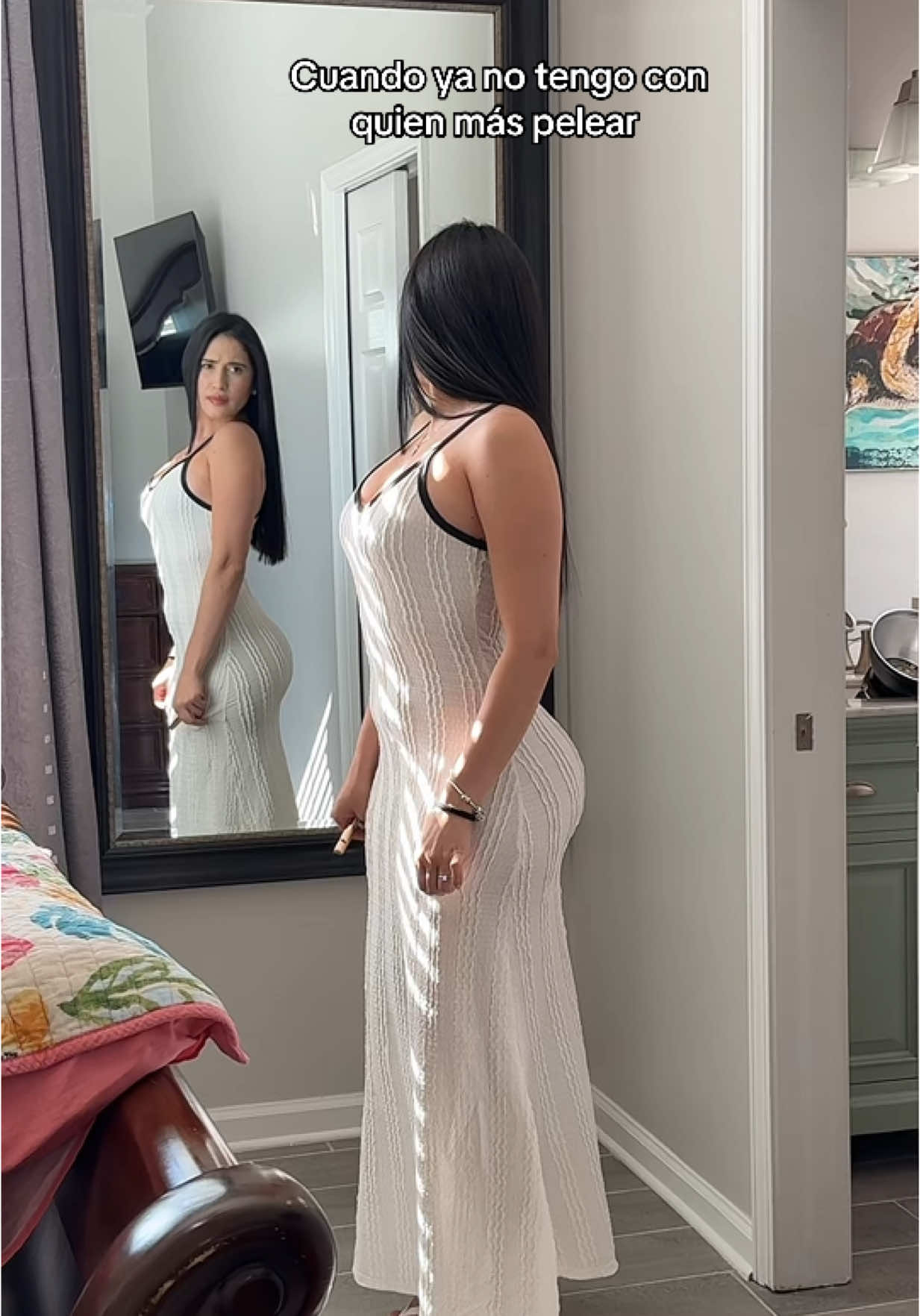 A post by @jassminabrego on TikTok caption: Cuando no tengo con quien 
