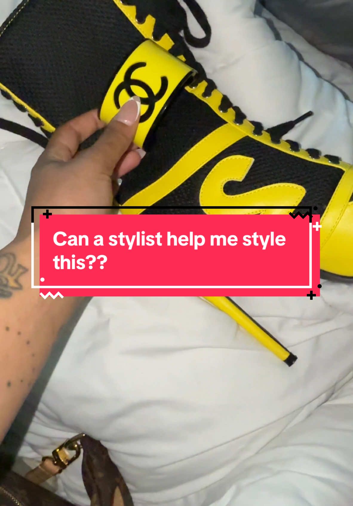 A post by @yofancyy on TikTok caption: Any stylist pls #fyp #stylistsoftiktok 