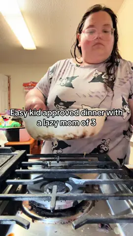 A post by @alexbabii97 on TikTok caption: Cheeseburger Mac and cheese! #fyp #foryoupage #dinner #cookwithme #cookdinnerwithme #dinnertime #cooking #cookingvideos 