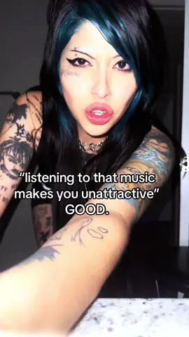 A post by @trillestaranxza on TikTok caption: GOOOOOD 🙂‍↕️🙂‍↕️🙂‍↕️🙂‍↕️ #slipknot #metal 