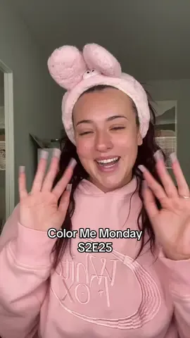 A post by @brynnemarieeee on TikTok caption: HAPPY MONDAYYYYYY 