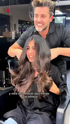 A post by @gabrielsamrags on TikTok caption: No todos los cambios necesitan ser rubios. Ella pensaba que cambiar era decolorar, pero le enseñé que en los tonos chocolate también hay magia. El resultado: un cambio sutil, elegante y totalmente transformador. 🍫💇‍♀️  siempre usando @trussprofessional #trussprofessional #truss #PrimeraVez #HairTransformation