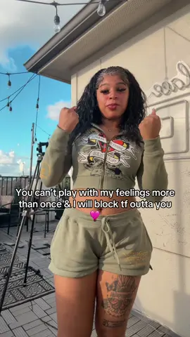 A post by @yungfrann on TikTok caption: 1 chance better ask bout me #famousfr😘 