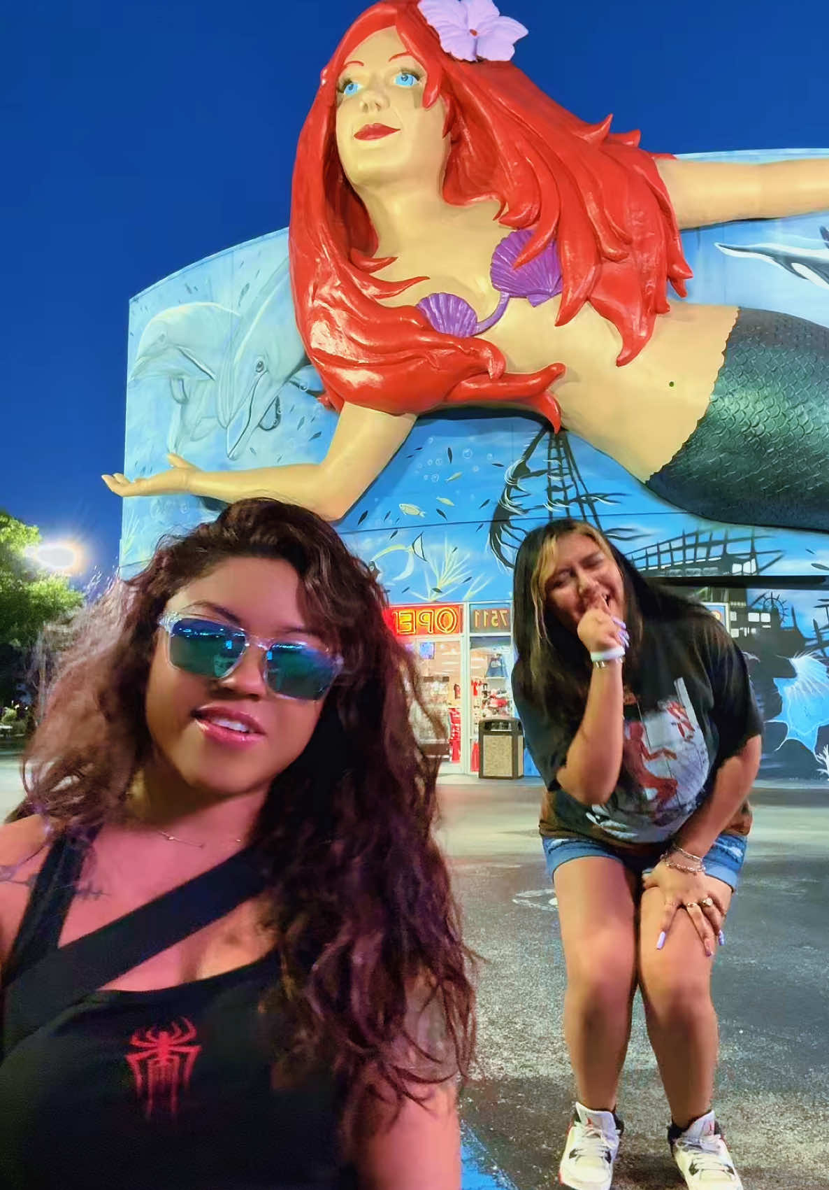 A post by @yami0214 on TikTok caption: Florida trip Vibes 😜