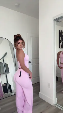 A post by @evessari on TikTok caption: you’re KIDDING ME 🧁 which color fits me best im in love #oneractivehaul #oneractive 