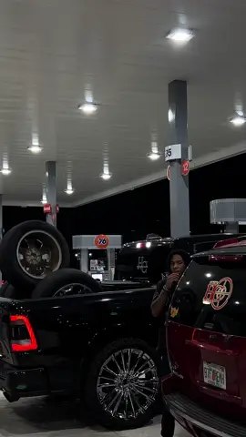 A post by @haydenhughesfn on TikTok caption: frank got a little scared #highclass