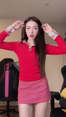 A post by @nanoey12 on TikTok caption: สาวชุดแดงงาน
