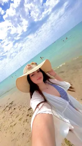 A post by @valentina_rs_____ on TikTok caption: 🩵🌊🌞