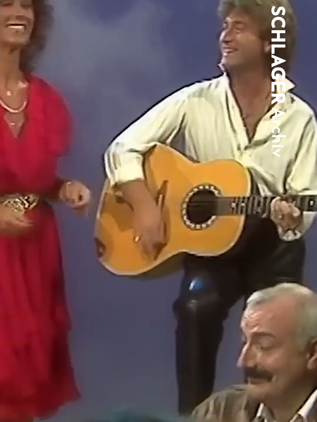 A post by @schlagerfueralle on TikTok caption: Wer kann es noch mitsingen? ❤️#Nina #Mike #NoMeHables #Schlager #Archiv #Schlagerarchv #Oldbutgold #Legende